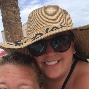 Meet your Posher, Haley